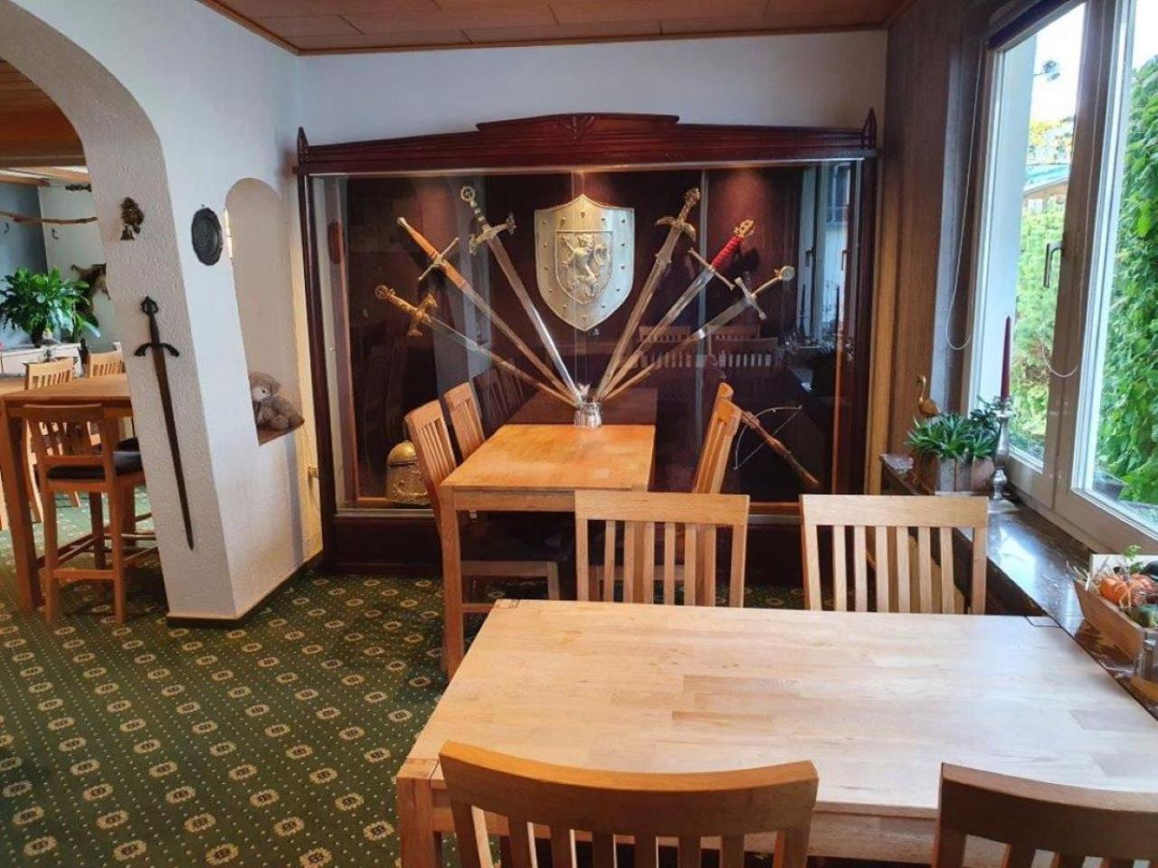 Pension Robin Hood Виллинген Экстерьер фото