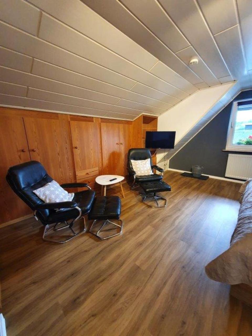 Pension Robin Hood Виллинген Экстерьер фото